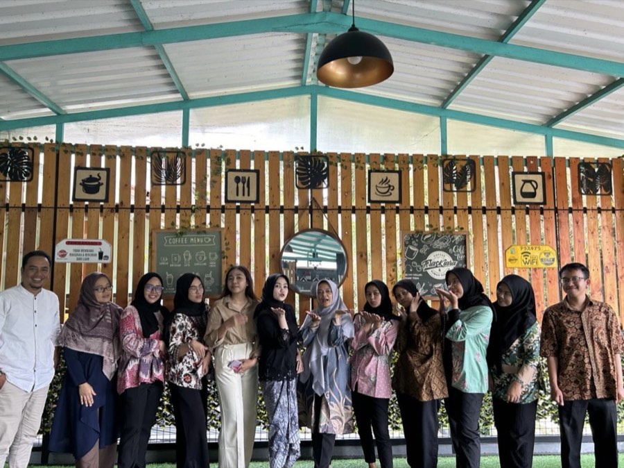 Inorganic chemistry laboratory members at a welcoming party